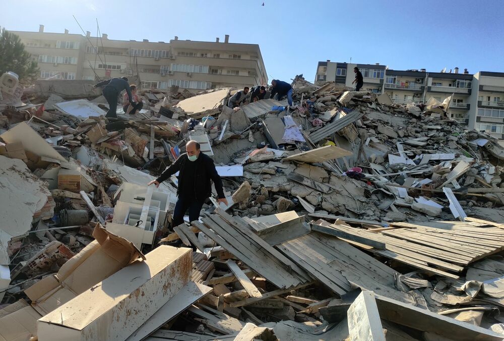 Кількість загиблих через землетрус у Туреччині перевищила 900 осіб