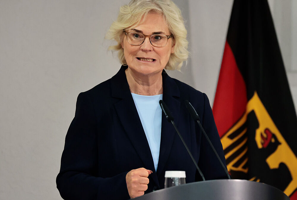 В ФРГ назвали причину медленных поставок тяжелого вооружения в Украину