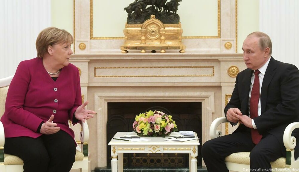 ЕС отверг предложение Меркель о ”прямом контакте” с Путиным 