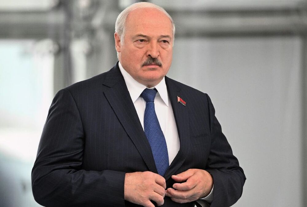 Лукашенко вибухнув погрозами на адресу Європи, пообіцявши ”ядерні та атомні бомби” Лукашенко вибухнув погрозами на адресу Європи, пообіцявши ”ядерні та атомні бомби”