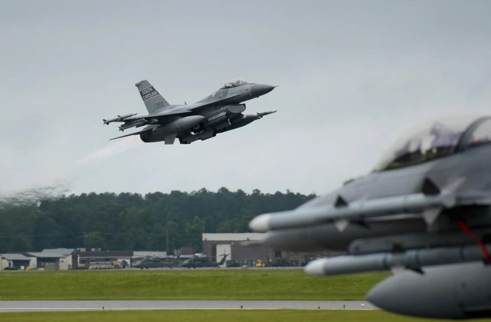 СМИ: Украине поставят одну из самых старых версий истребителей F-16 СМИ: Украине поставят одну из самых старых версий истребителей F-16