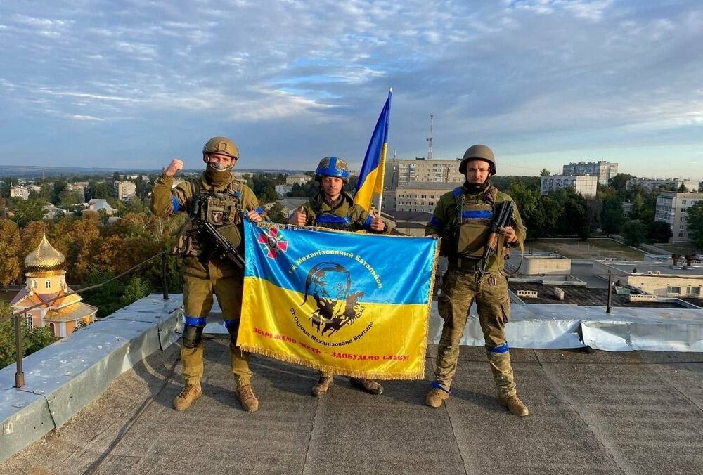 Міноборони РФ у зведенні промовчало про втрату Балаклії, а ЗМІ повідомляють про ”евакуацію” Ізюма та Куп'янська Міноборони РФ у зведенні промовчало про втрату Балаклії, а ЗМІ повідомляють про ”евакуацію” Ізюма та Куп'янська