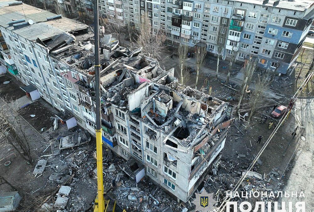 Росія вдарила ракетою-бомбою по Мирнограду: є загиблі (фото)