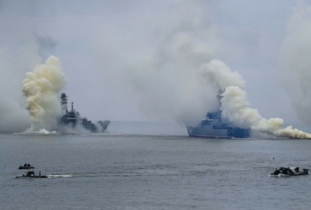 В ВМС объяснили, зачем Россия выводит носители Калибров в Средиземное море