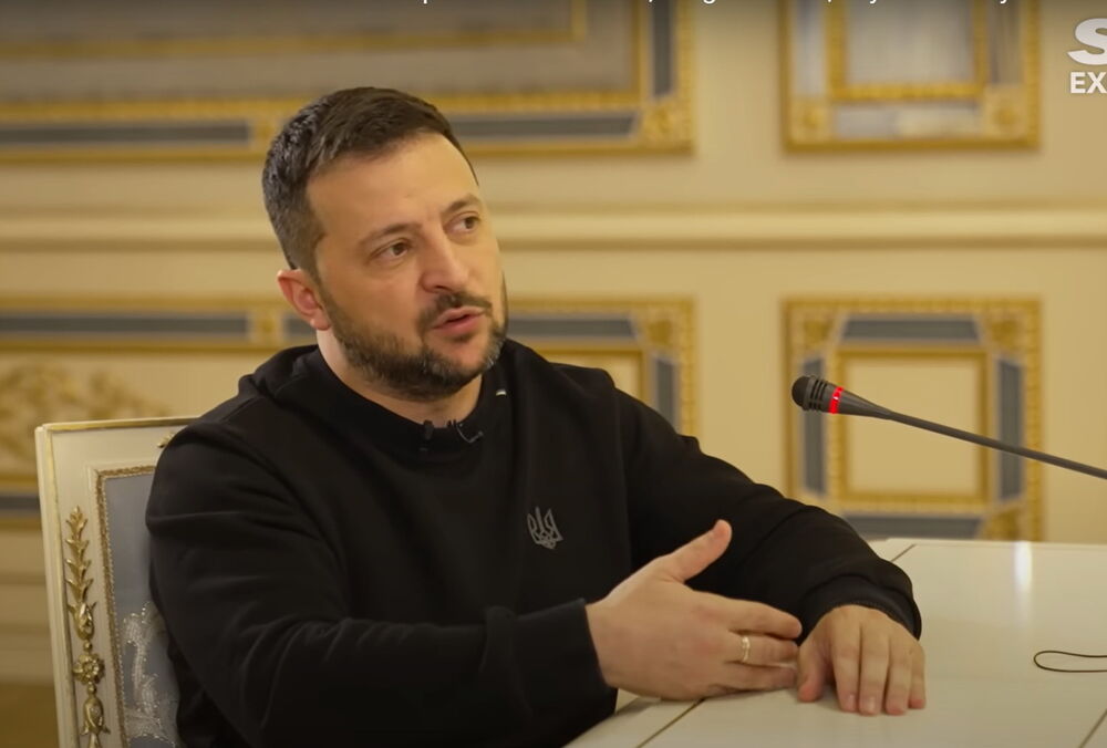 Зеленский сообщил, что Кремль пытается отстранить его от власти Зеленский сообщил, что Кремль пытается отстранить его от власти