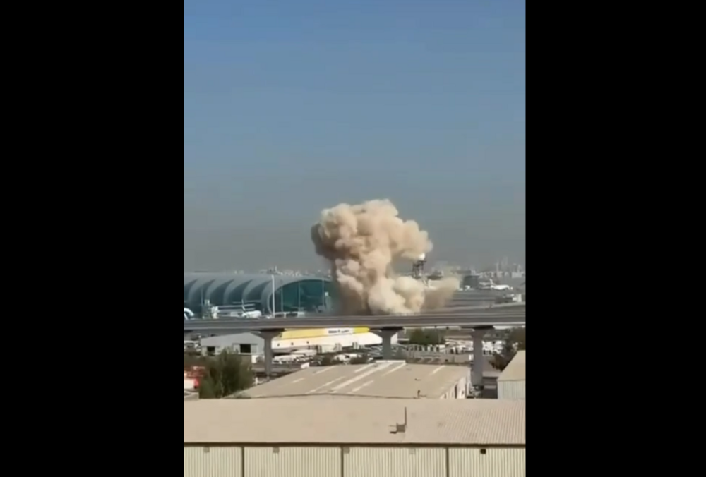 Аэропорт Дубая приостановил работу из-за работы ПВО