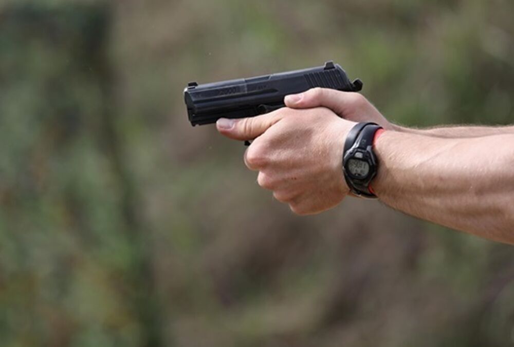 Автобус в Києві потрапив під обстріл: водій отримав поранення