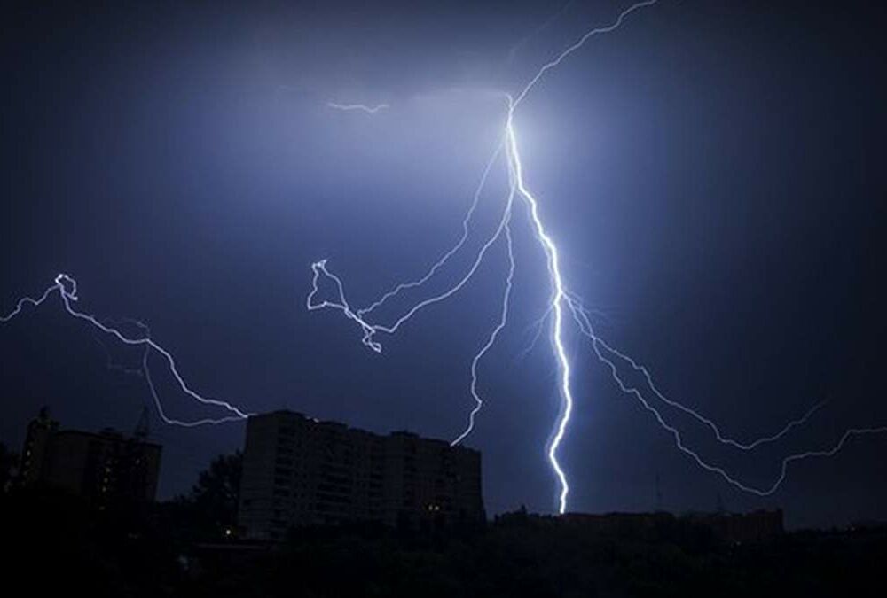 Нова грозова хвиля: прогноз погоди в Україні