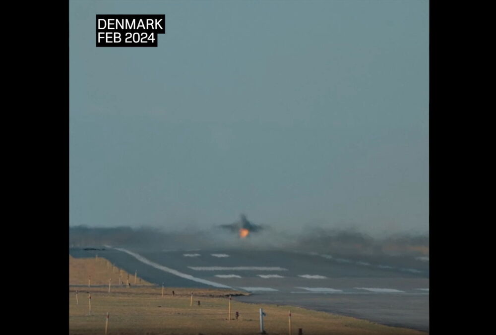 З'явилися перші кадри тренувань українських пілотів на F-16 у Данії: відео