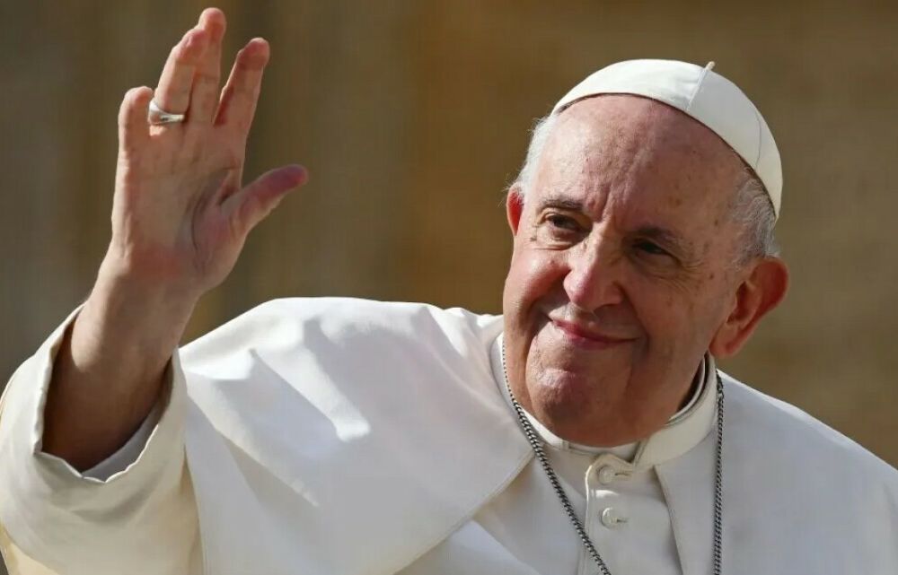 Папа Римский дал разрешение на благословение однополых пар