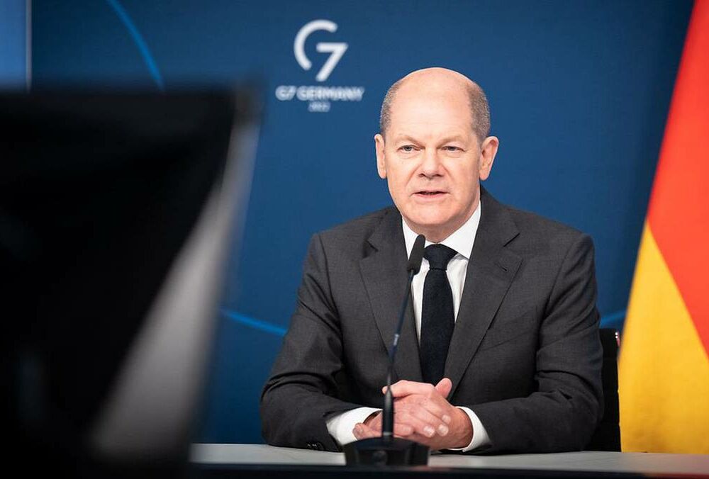 ”Хто ти такий? Виконуватимеш наші правила”: депутат російської Держдуми образив Шольца