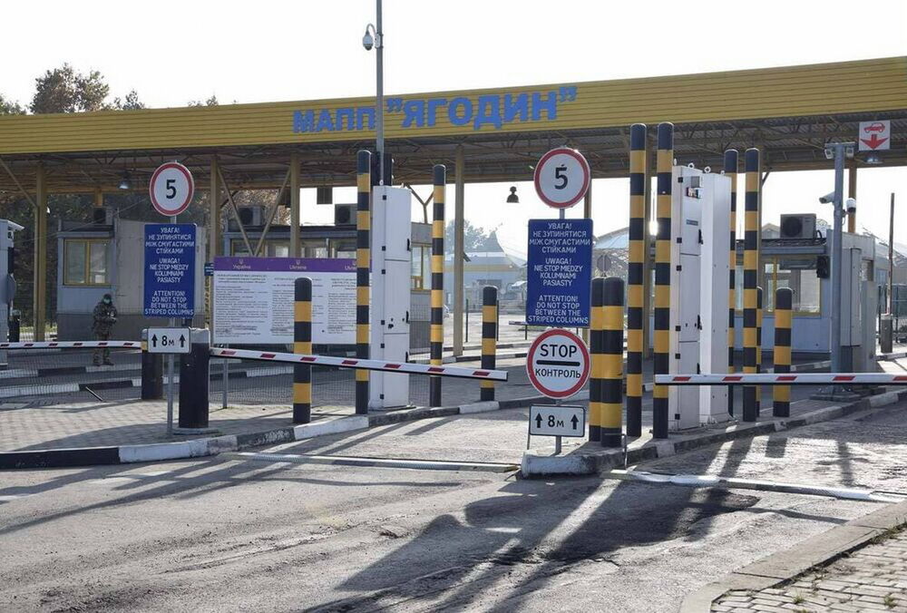 Українські перевізники почали блокаду пункту пропуску ”Ягодин-Дорогуськ”