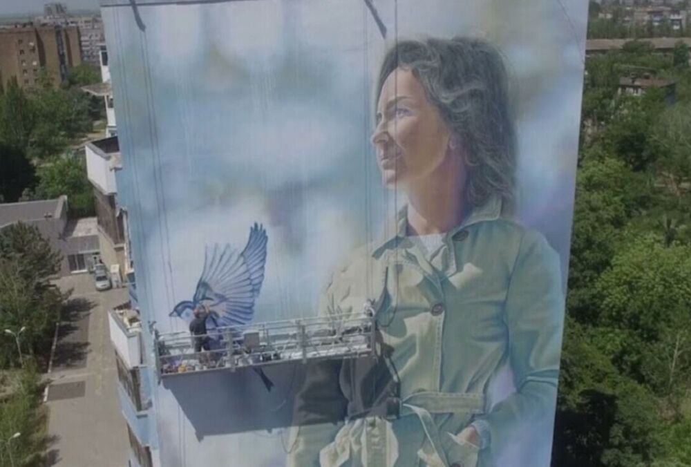 У Маріуполі загарбники знищили останній український мурал