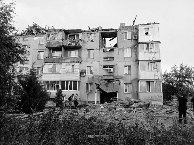 Окупанти обстріляли Кам'янку: п'ятеро загиблих, зокрема двоє дітей Окупанти обстріляли Кам'янку: п'ятеро загиблих, зокрема двоє дітей