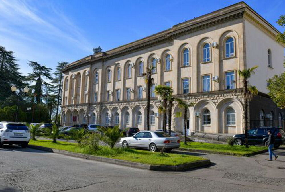 Біля парламенту невизнаної Абхазії сталася стрілянина: один депутат загинув