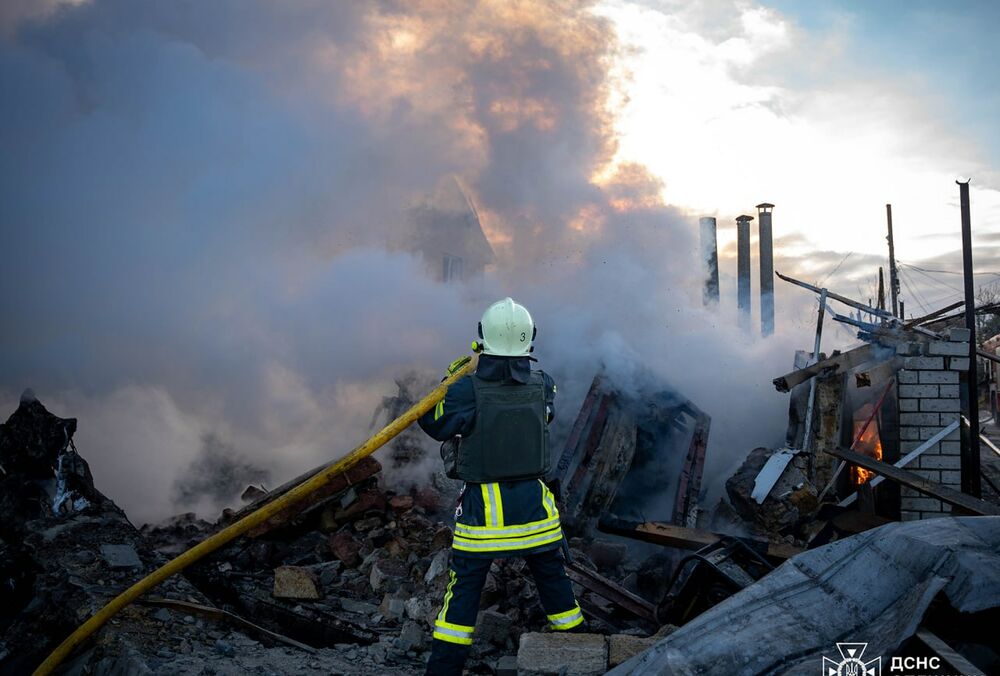 Российские военные ударили по жилым домам в Одессе: есть погибшие и раненые
