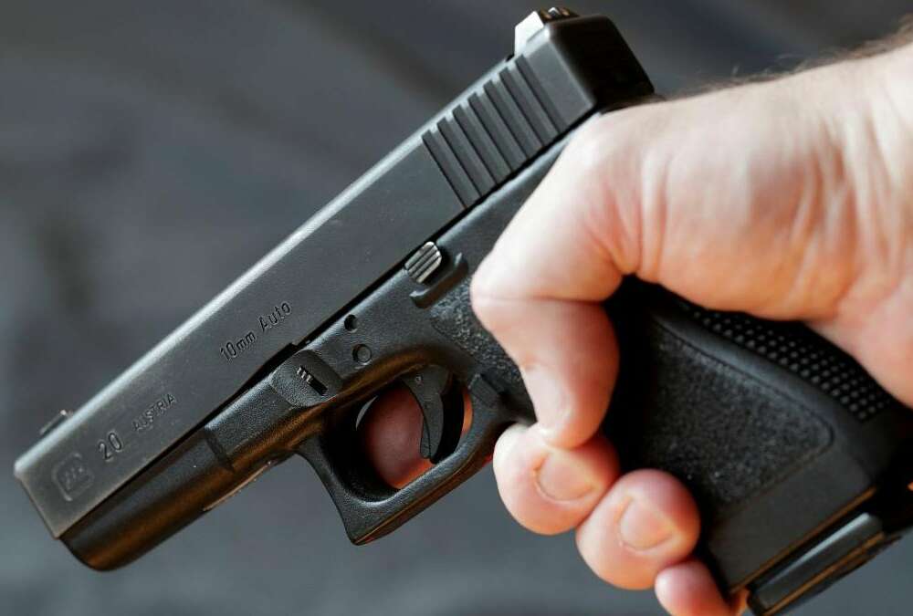 У Києві іноземець розстріляв людину в під'їзді