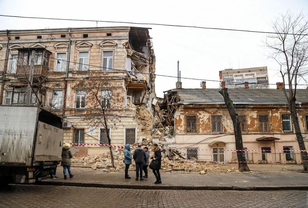 У центрі Одеси частково обвалився житловий будинок