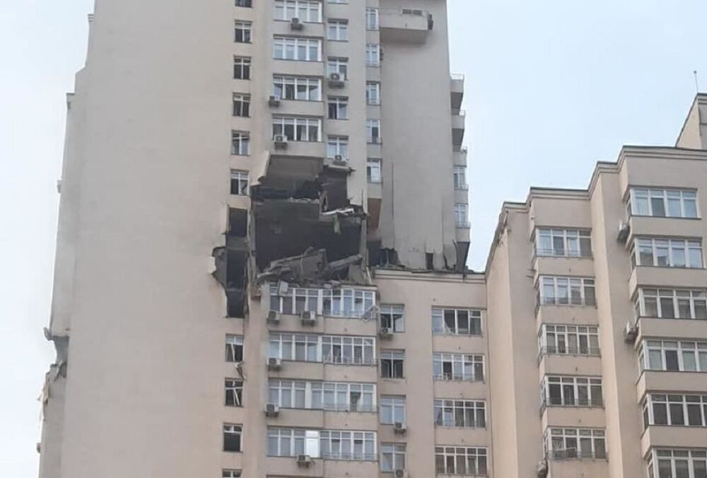 Масована ракетна атака: над Києвом збили 20 ракет, відомо про 3 загиблих та постраждалих