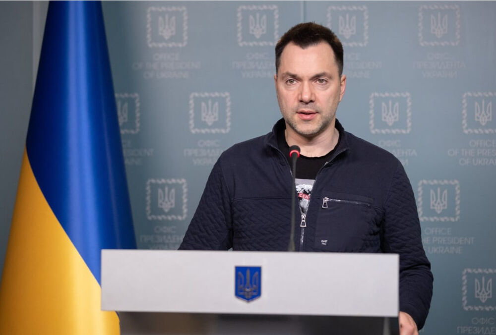 ”Їм не потрібно гримнути якогось американця”: Арестович пояснив, чому РФ вчора не вдарила по Києву