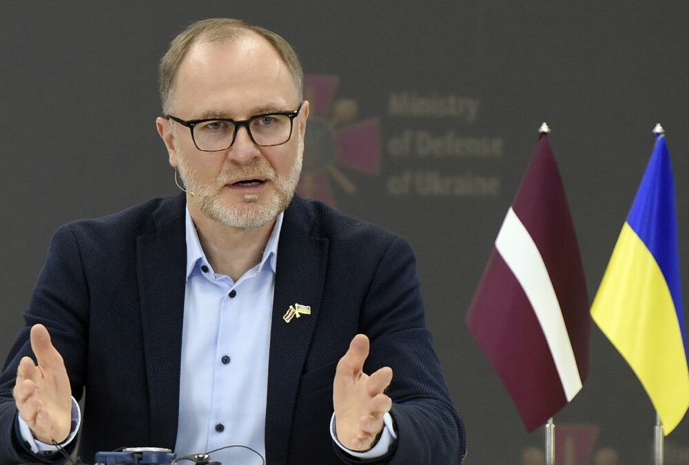 У Міноборони Латвії озвучили позицію щодо відправки миротворців в Україну