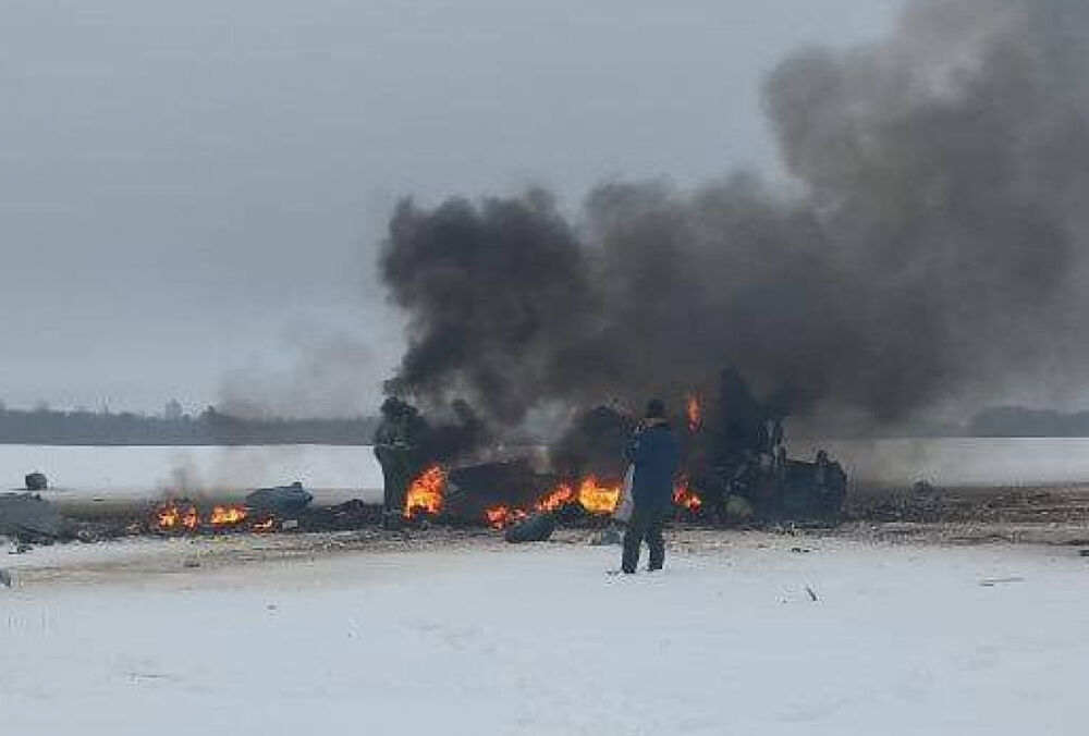В Ленинградской области разбился военный вертолет