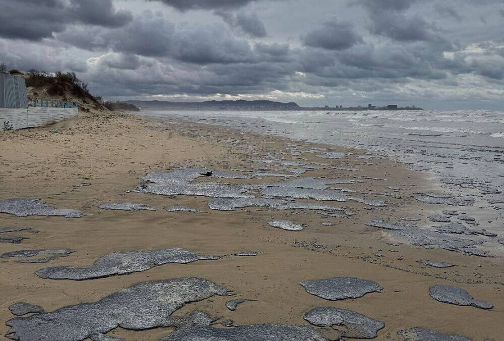 Российский мазут добрался до Крыма, оккупанты объявили ЧС