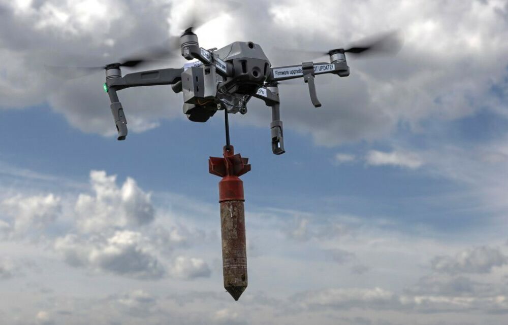 Россияне атаковали с дрона пожилого мужчину в Антоновке