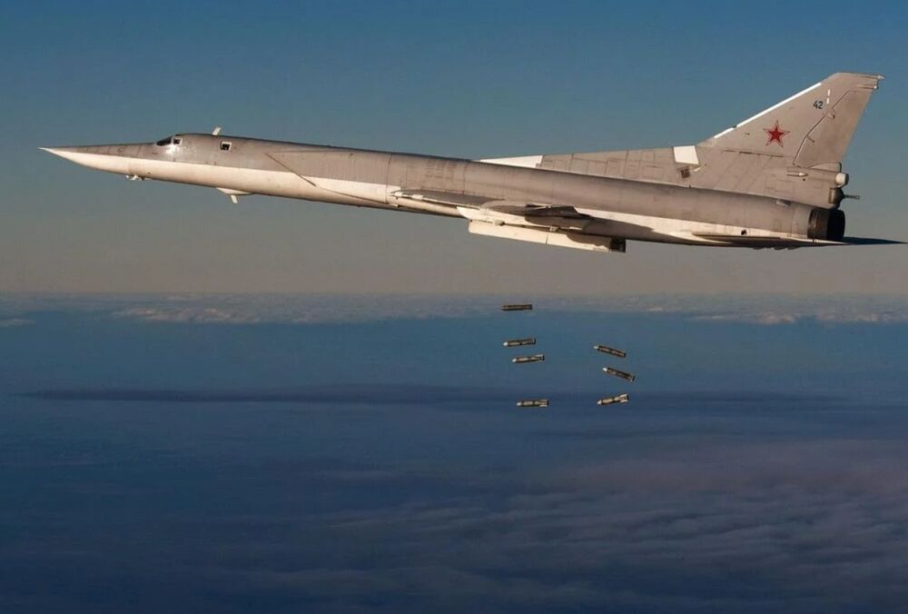 Генерал пояснил, почему РФ начала атаковать Украину авиабомбами 