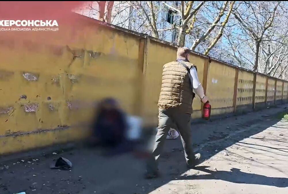 Россияне накрыли огнем Херсон: есть погибшие и раненые