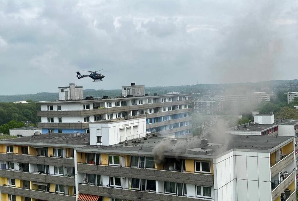 У Німеччині в житловому будинку пролунав вибух: поранено рятувальників і поліцейських  У Німеччині в житловому будинку пролунав вибух: поранено рятувальників і поліцейських