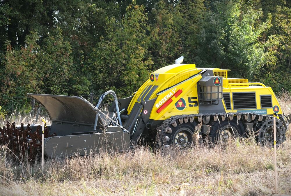 Через вторгнення Росії вибухонебезпечними предметами забруднено 128 000 кв. км суші та 14 000 кв. км акваторії