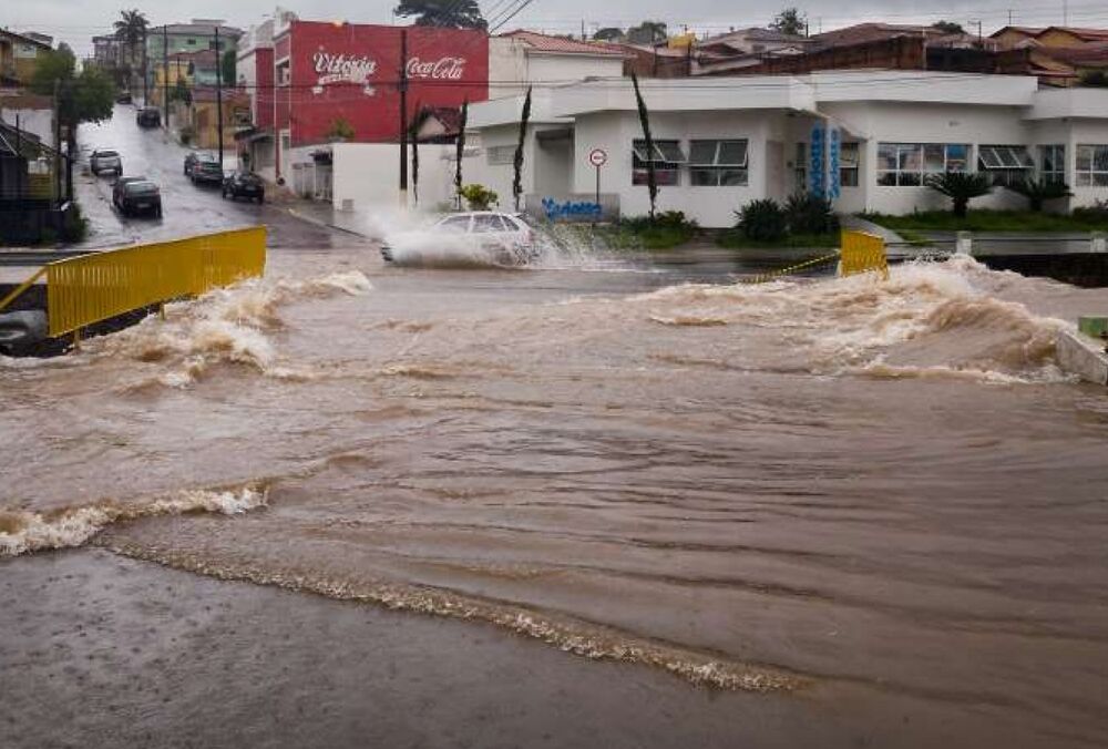 Майже сто людей стали жертвами злив та зсувів у Бразилії