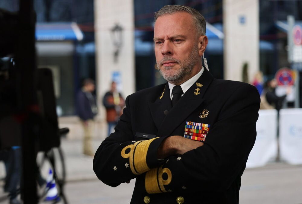 Если бы у России не было ядерного оружия, НАТО ввел бы войска в Украину, - глава военного комитета Альянса