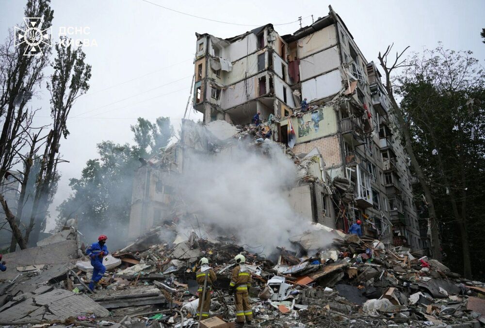 Шестеро людей загинули, 52 постраждали внаслідок масованої нічної атаки росіян