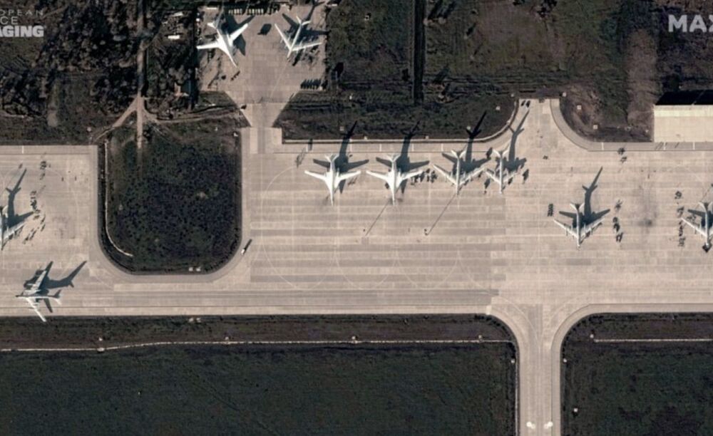 У британській розвідці оцінили наслідки перекидання РФ авіації з бази в Енгельсі