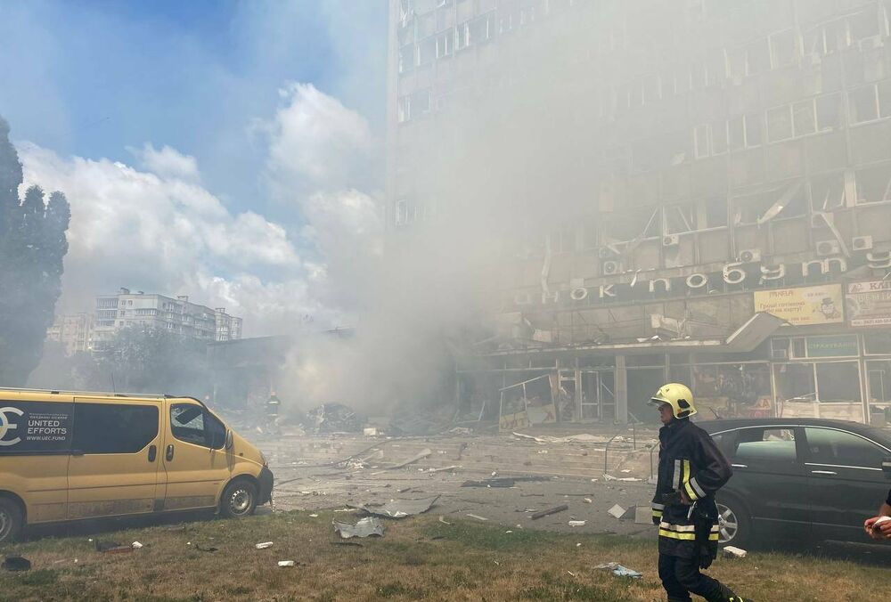 ”Військова база”: у ДСНС показали моторошне фото загиблих матері та дитини у Вінниці