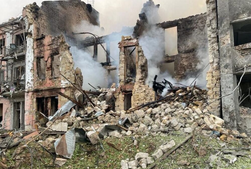 Росія обстріляла ракетами центр Миколаєва: є поранені та загиблі