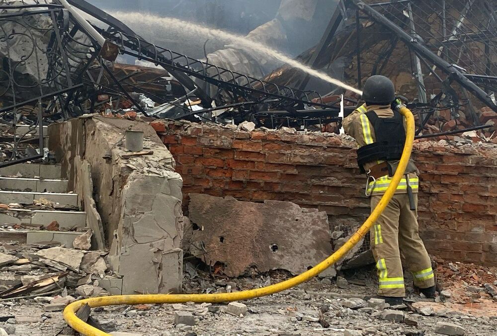 Росіяни вдарили ракетою по передмістю Сум