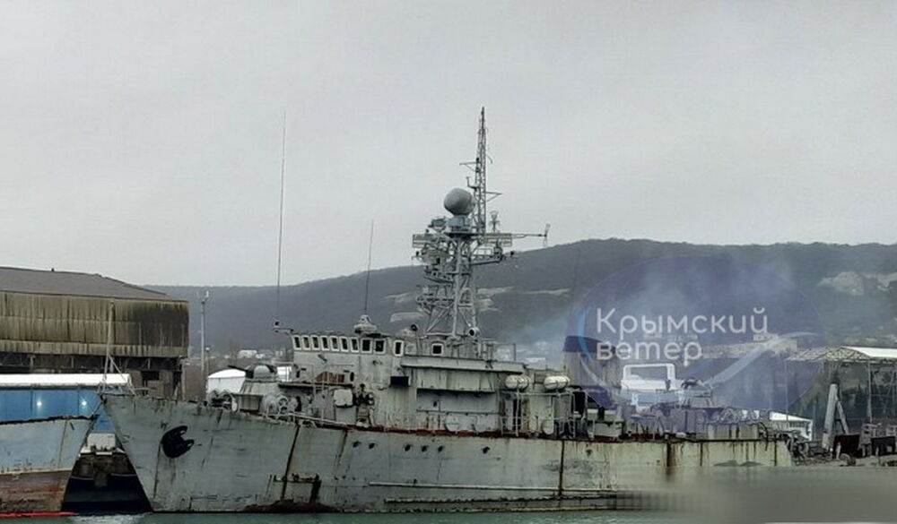 В Севастополе оккупанты режут на металл знаменитый тральщик ”Черкассы” и корабль ВМСУ ”Луцк”