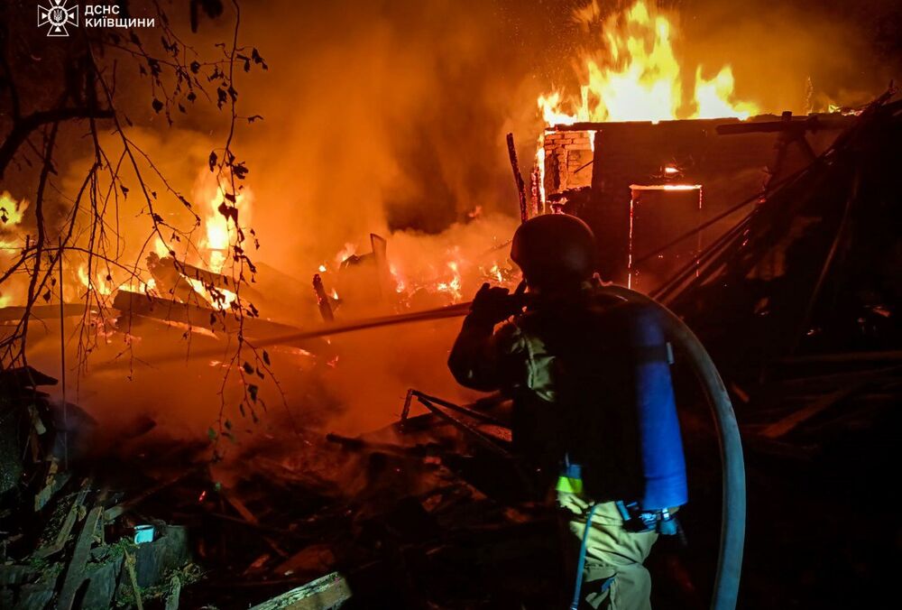 Дрони масовано атакували Київщину