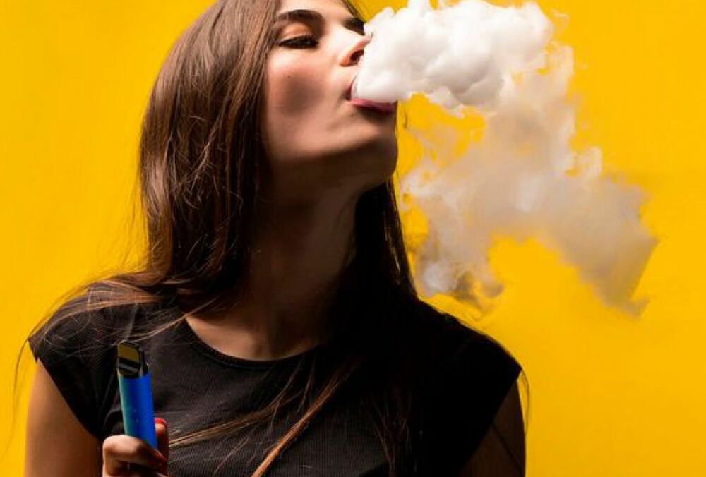 В Украине запретили продажу обычных и электронных сигарет с ароматизаторами