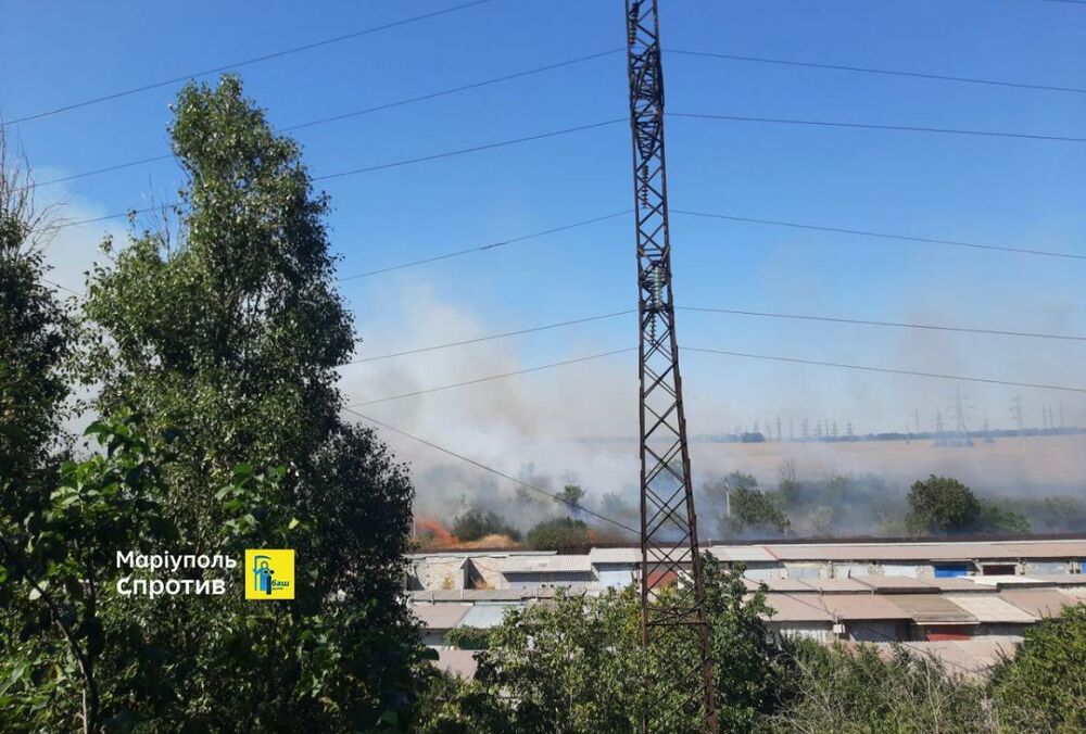 Партизаны подожгли базу окупантов в Мариуполе