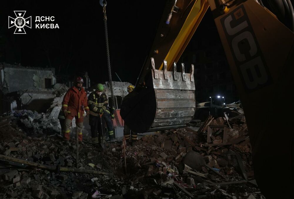 В Киеве завершили спасательную операцию на месте российского удара по дому