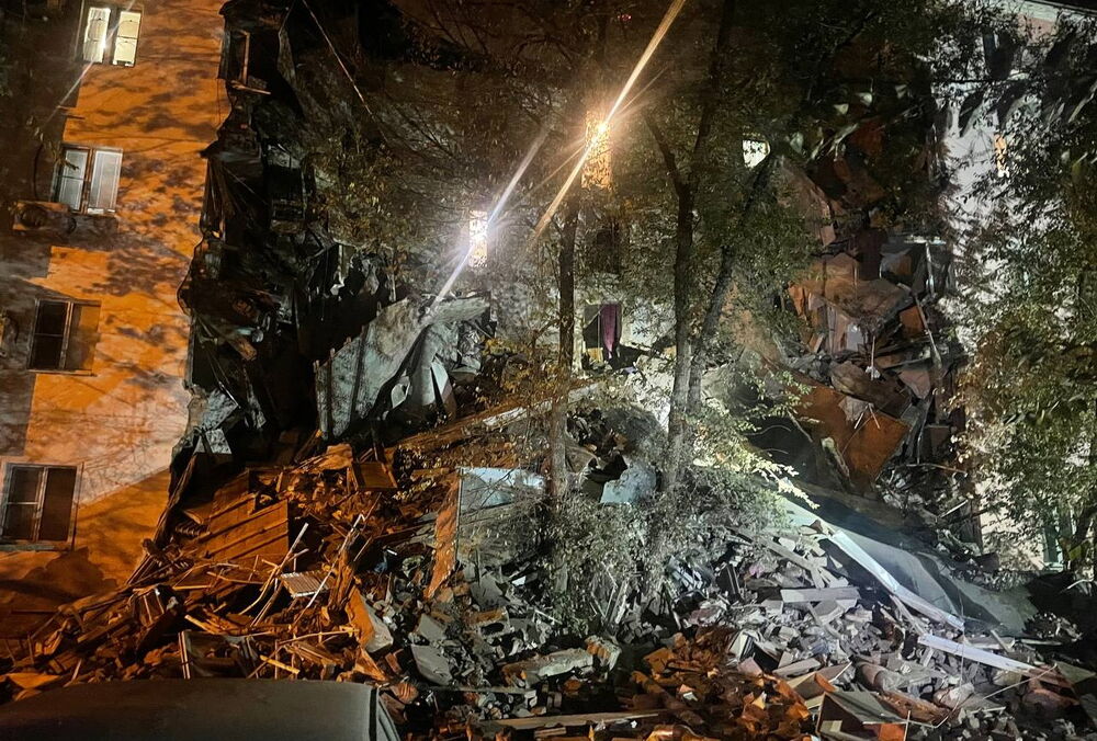 В России рухнула часть жилого дома: видео