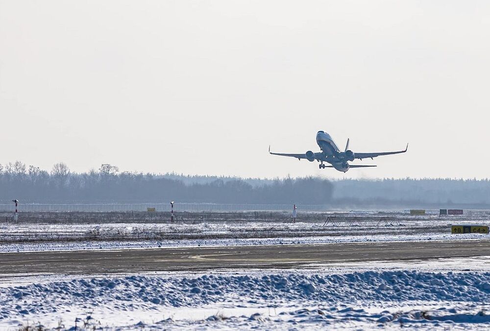  США накрила снігова буря: тисячі авіарейсів скасовано