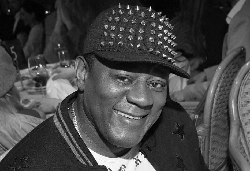 Умер исполнитель хита ”Шоколадный заяц” Пьер Нарцисс