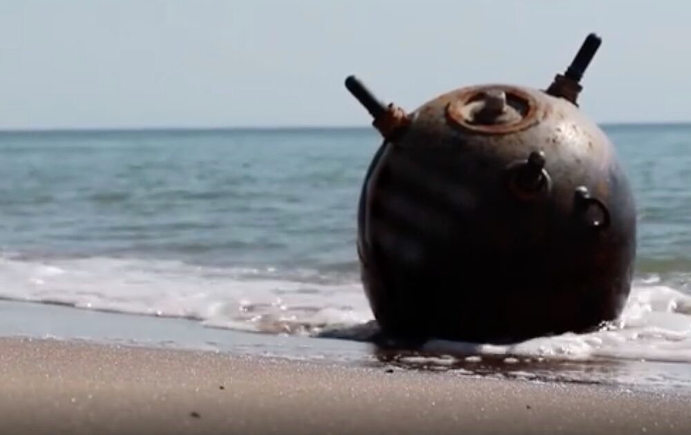 На побережье Одесской области вынесло якорную мину