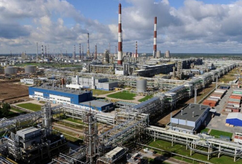 Ночью был атакован нефтеперерабатывающий завод в Ленинградской области