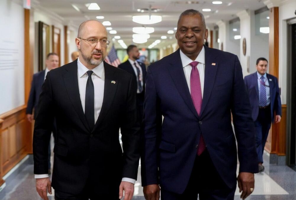 Шмигаль закликав главу Пентагону передати Україні винищувачі F-16